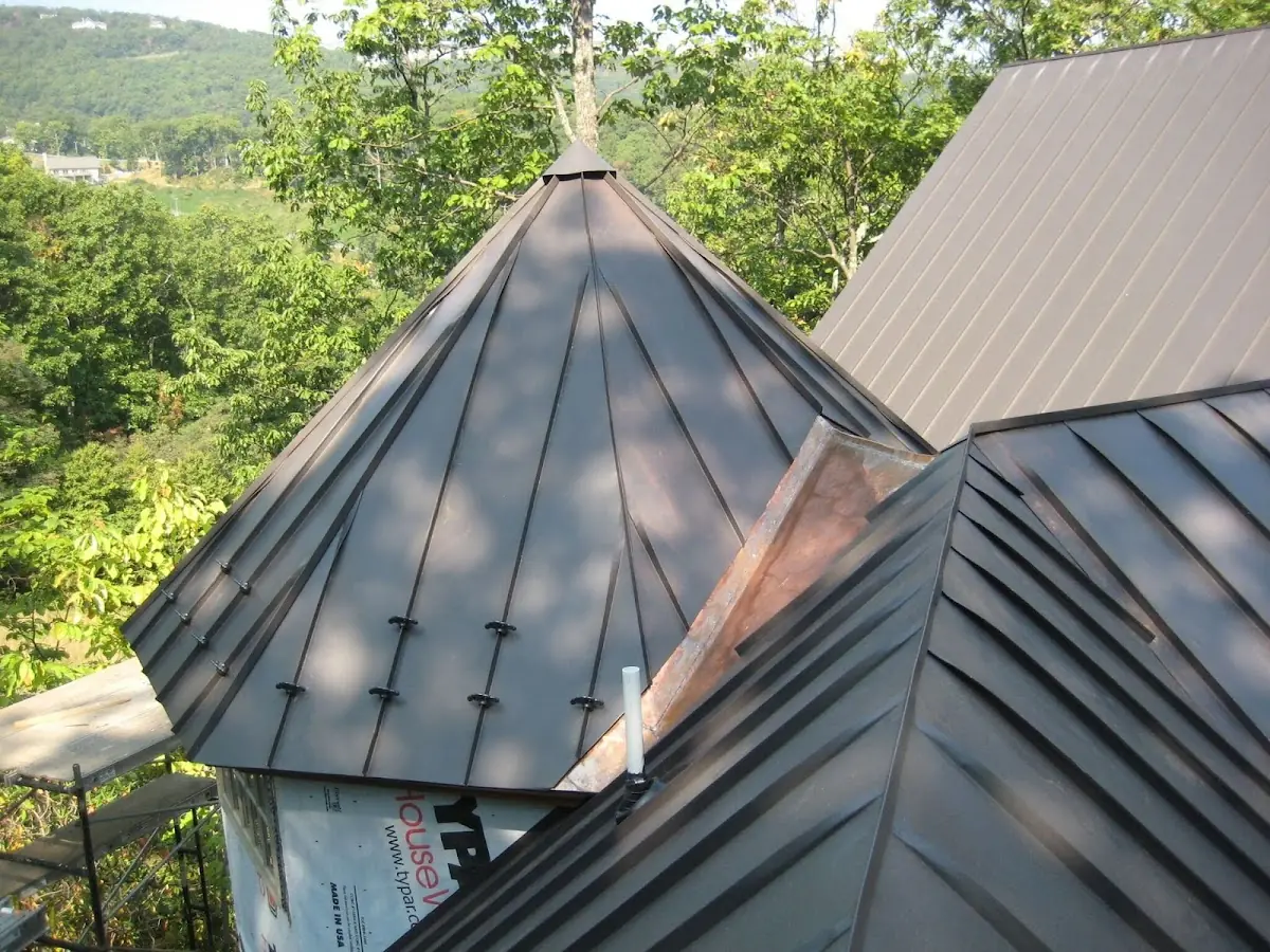 Professional Roof Tarp Installation by Craftsman Roofing in Downtown Santa Monica
